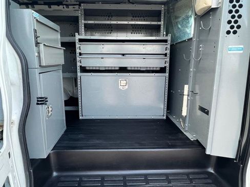 Used 2013 Chevrolet Express 2500 RWD image 17