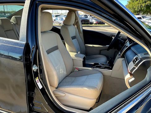 Used 2013 Toyota Camry L image 7