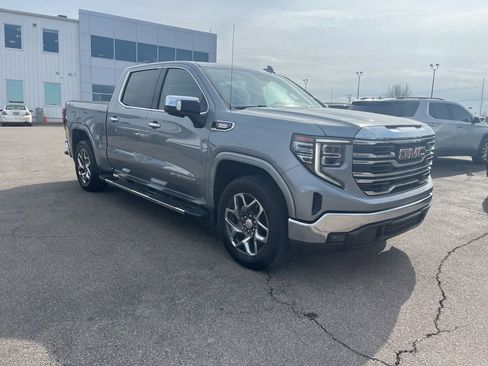 Used 2023 GMC Sierra 1500 SLT image 2