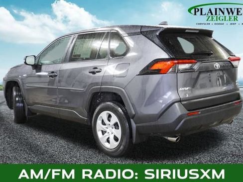 Used 2022 Toyota RAV4 LE image 2
