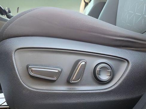 Used 2021 Toyota RAV4 XLE image 21