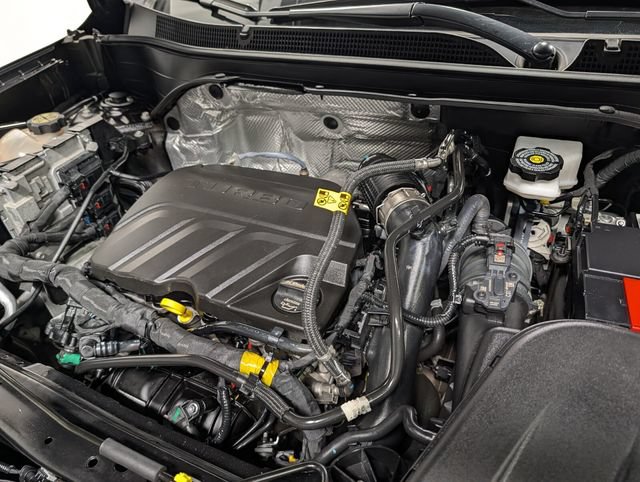 Used 2025 Chevrolet Trax RS w/ Sunroof Package FWD image 30