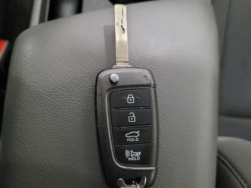 Used 2021 Hyundai Elantra SE w/ Cargo Package FWD image 32