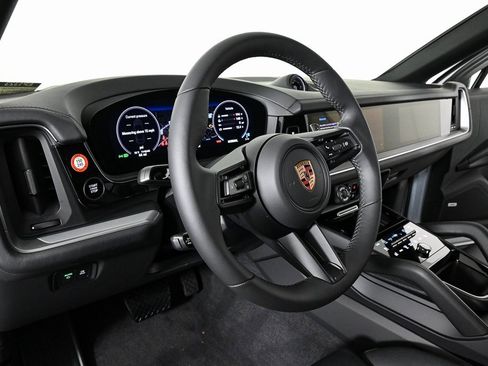 New 2026 Porsche Cayenne Coupe image 5