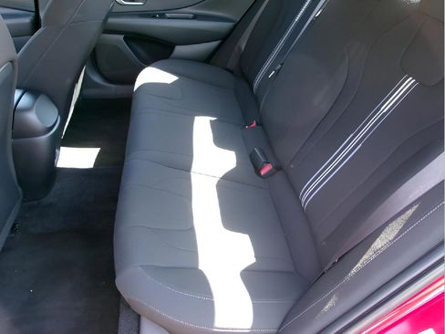 Used 2024 Hyundai Elantra SEL image 10