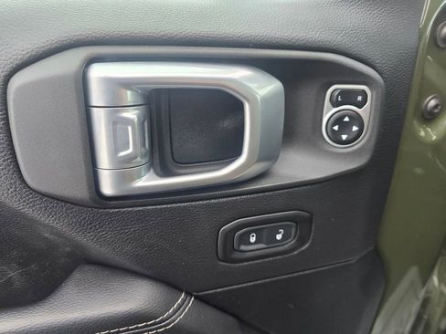 Used 2020 Jeep Wrangler Unlimited Rubicon w/ Uconnect 4C Nav & Sound Group image 12