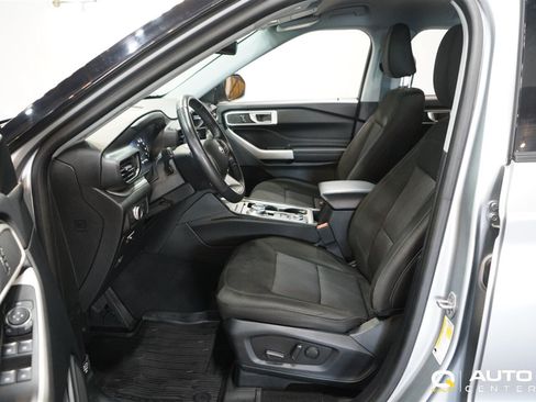 Used 2022 Ford Explorer XLT AWD/4WD image 12