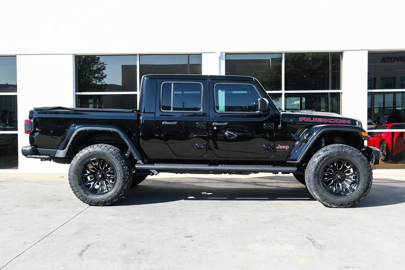 Used 2021 Jeep Gladiator Rubicon AWD/4WD image 7