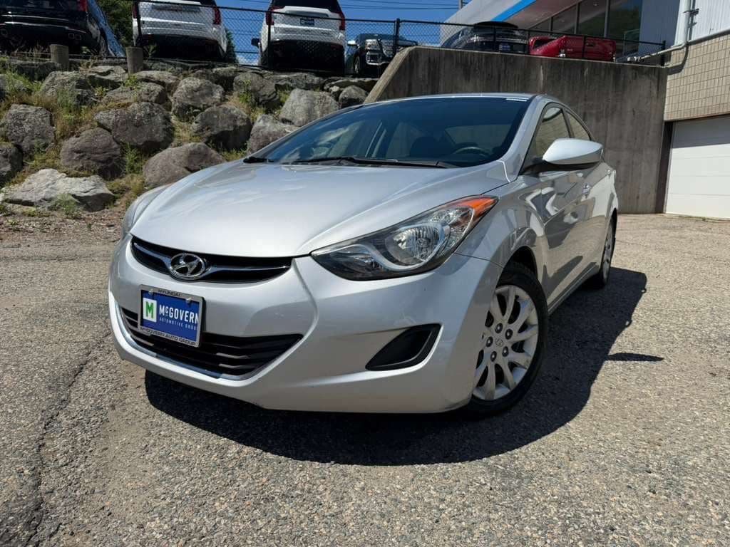 Used 2013 Hyundai Elantra GLS FWD image 2