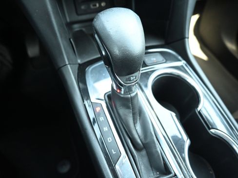 Used 2023 Chevrolet Equinox Premier FWD image 25