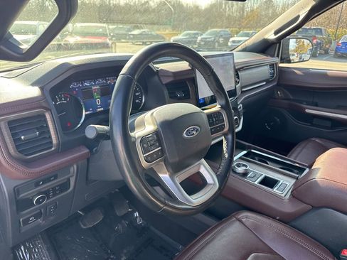 Used 2024 Ford Expedition Limited image 22