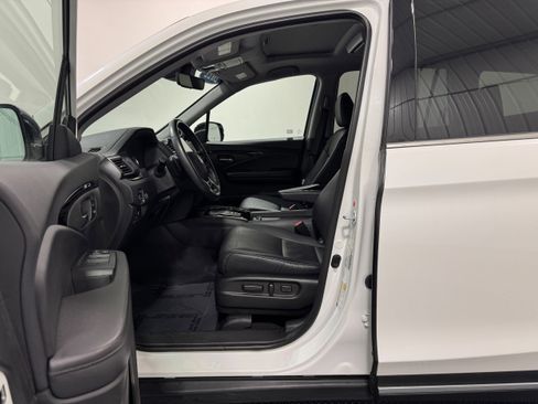 Used 2022 Honda Pilot Touring image 4