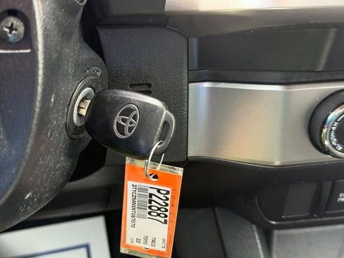 Used 2022 Toyota Tacoma SR5 AWD/4WD image 30