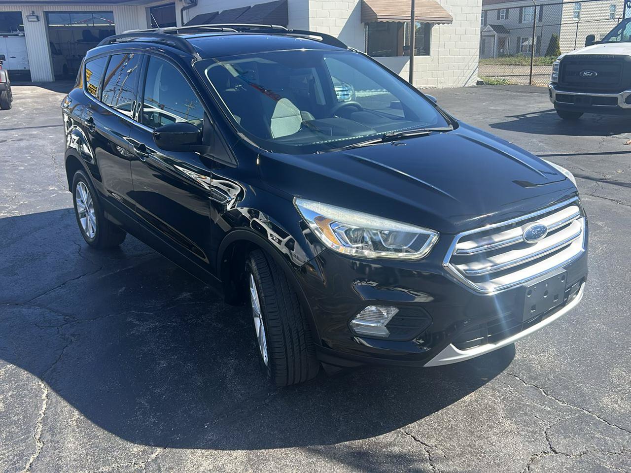 Used 2017 Ford Escape SE w/ Equipment Group 201A AWD/4WD image 4