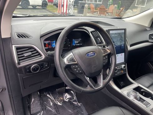Used 2024 Ford Edge SEL image 9