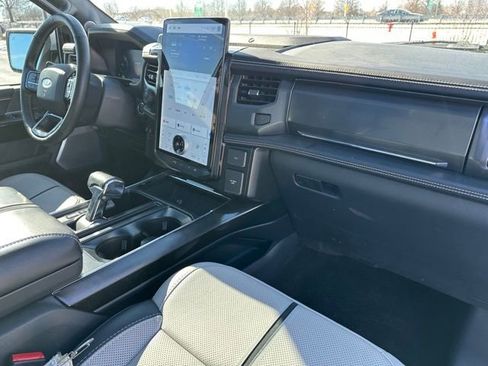 Used 2023 Ford F150 Lightning Platinum image 10