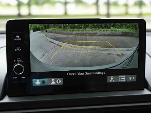 Used 2025 Honda Pilot Elite image 32