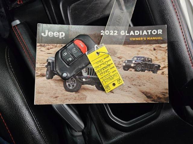 Used 2022 Jeep Gladiator Rubicon w/ Cold Weather Group AWD/4WD image 26