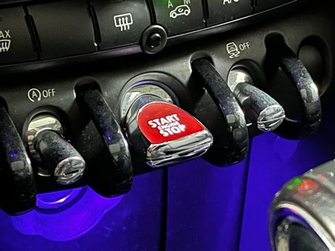 Used 2016 MINI Cooper 4-Door Hardtop image 13