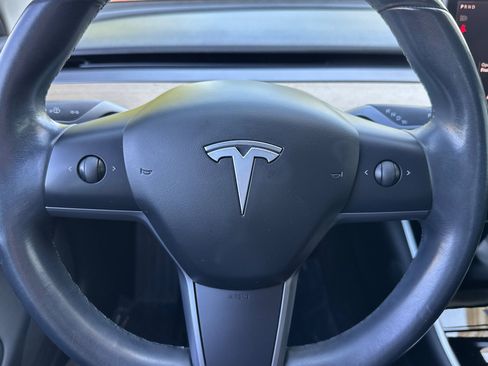 Used 2018 Tesla Model 3 Long Range RWD image 11