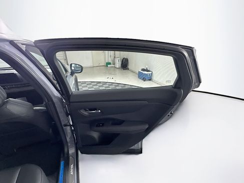 Used 2024 Nissan Ariya AWD image 31