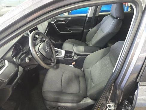Used 2025 Toyota RAV4 XLE AWD/4WD image 11