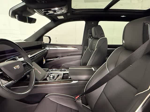 New 2026 Cadillac Escalade Luxury w/ Touring Package AWD/4WD image 6