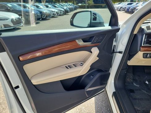 Used 2021 Audi Q5 Prestige w/ Prestige Package image 18