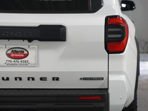Certified 2025 Toyota 4Runner TRD Off-Road Premium AWD/4WD image 10