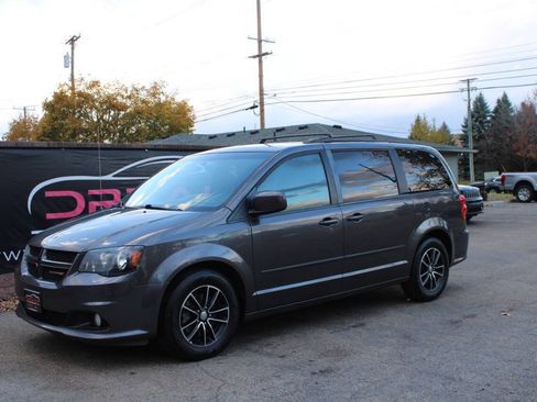 Used 2017 Dodge Grand Caravan GT FWD image 1