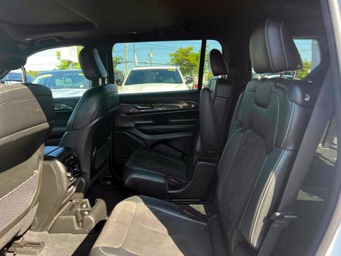 Certified 2023 Jeep Grand Cherokee L Laredo image 11