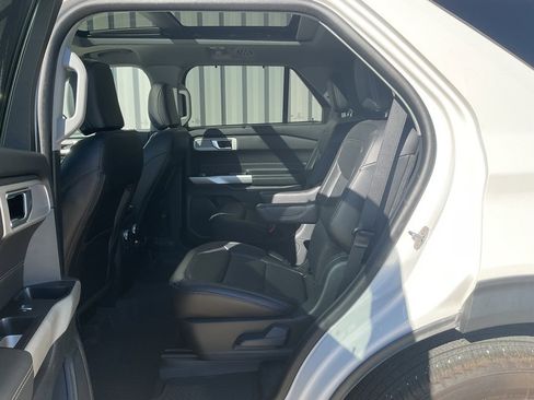 Used 2023 Ford Explorer Limited w/ Equipment Group 301A image 19