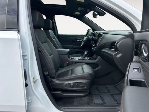 Used 2023 Chevrolet Traverse RS image 10