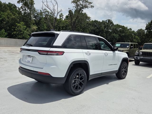 New 2026 Jeep Grand Cherokee Altitude RWD image 9