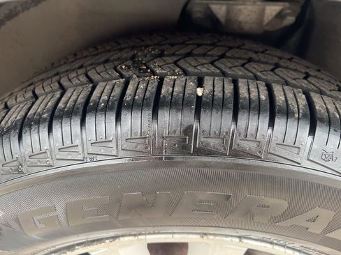 Certified 2019 Kia Sorento LX w/ LX Convenience Package image 43