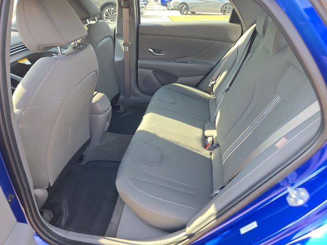 Used 2025 Hyundai Elantra Sport FWD image 22