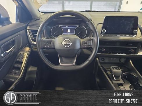 Used 2025 Nissan Rogue SV AWD/4WD image 13