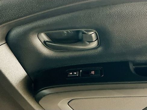 Used 2019 Nissan Titan S w/ S Utility Package image 31