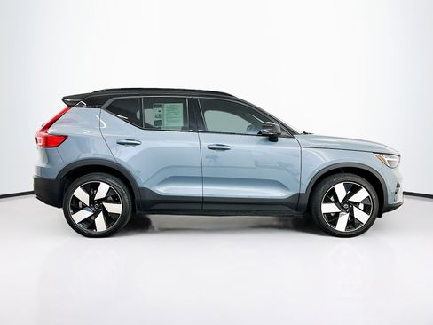 Used 2023 Volvo XC40 Recharge Plus image 10