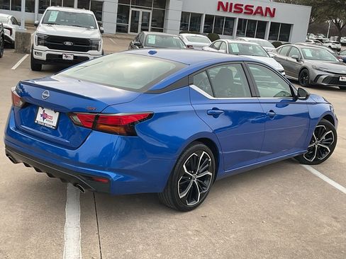 Used 2025 Nissan Altima 2.5 SR image 5