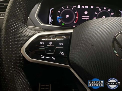 Used 2024 Volkswagen Tiguan SEL R-Line image 37