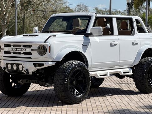 Used 2024 Ford Bronco Outer Banks AWD/4WD image 3