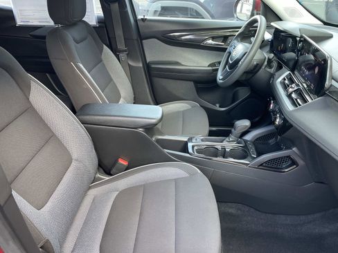 Used 2025 Chevrolet TrailBlazer LT image 26