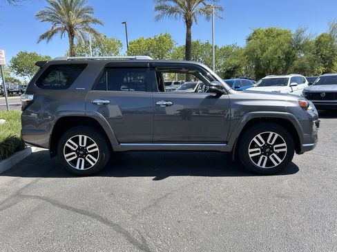 Used 2022 Toyota 4Runner Limited AWD/4WD image 5