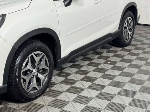 Certified 2023 Subaru Forester Premium AWD/4WD image 13