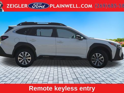 Used 2023 Subaru Outback Premium AWD/4WD image 6