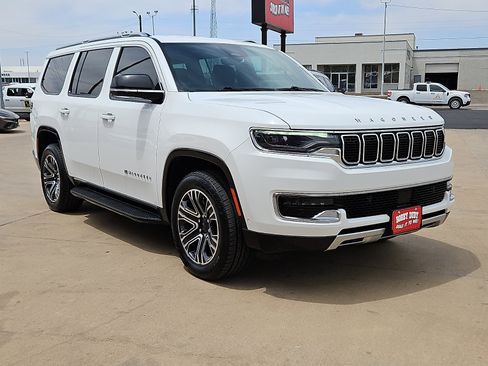 Used 2024 Jeep Wagoneer Series II w/ Flexible Seating Group AWD/4WD image 4