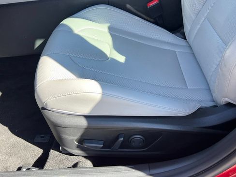 Used 2025 Hyundai Elantra Limited FWD image 27