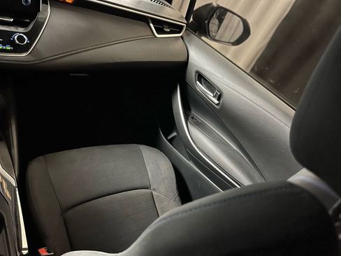 Used 2020 Toyota Corolla SE FWD image 19