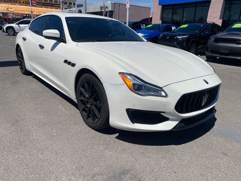 Used 2022 Maserati Quattroporte Modena Q4 AWD/4WD image 3